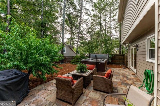 1202 Shallowford Trace Court, Woodstock, GA 30189