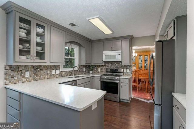 1202 Shallowford Trace Court, Woodstock, GA 30189