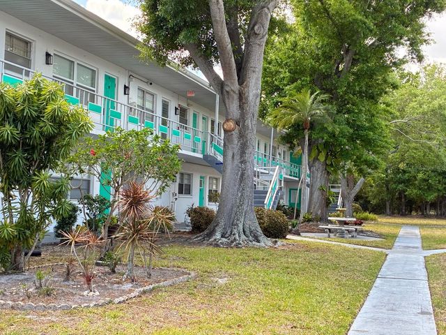 5810 21ST STREET N 2, St Petersburg, FL 33714