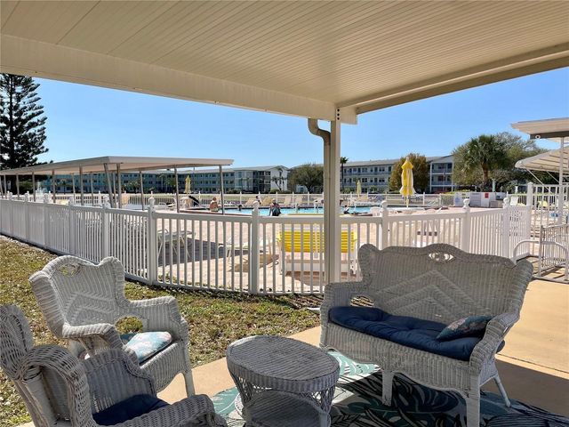 5810 21ST STREET N 2, St Petersburg, FL 33714