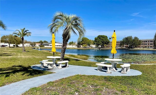 5810 21ST STREET N 2, St Petersburg, FL 33714