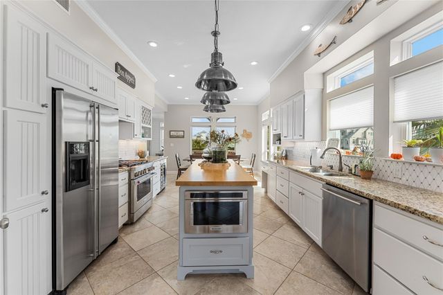 3830 Wentletrap, Galveston, TX 77554