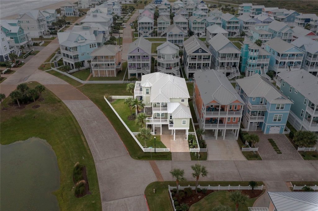 3830 Wentletrap, Galveston, TX 77554