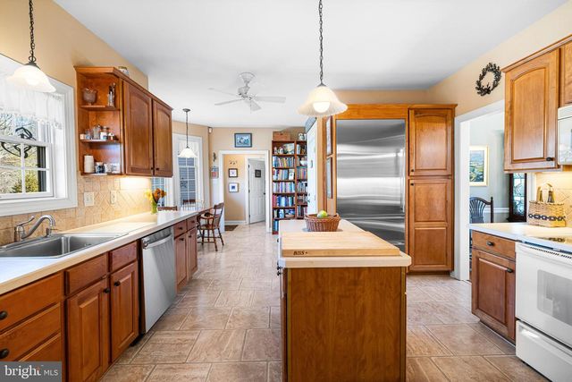 675 FOREST CREEK DR, Ambler, PA 19002