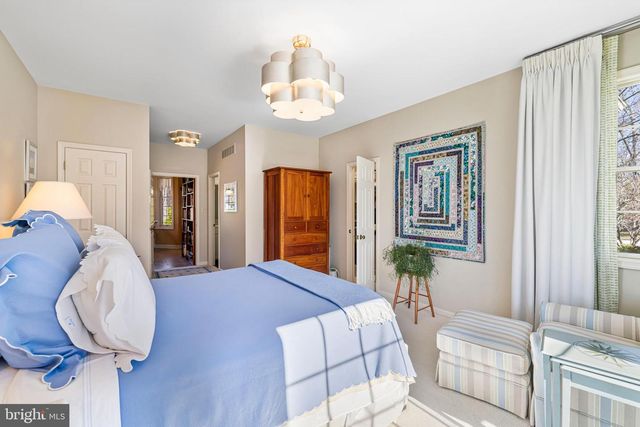 675 FOREST CREEK DR, Ambler, PA 19002