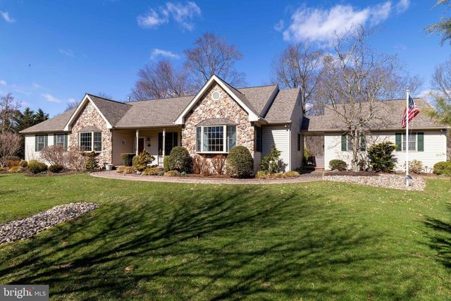 675 FOREST CREEK DR, Ambler, PA 19002