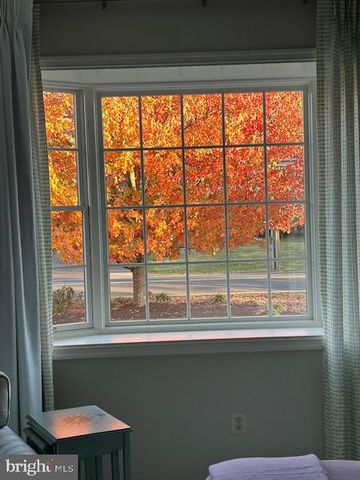 675 FOREST CREEK DR, Ambler, PA 19002