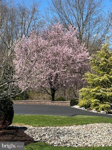 675 FOREST CREEK DR, Ambler, PA 19002