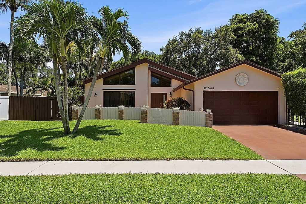 21540 Kapok Circle, Boca Raton, FL 33433