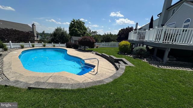 1456 MEADOWVIEW DRIVE, Pottstown, PA 19464