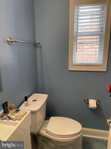 121 DARRINGTON ST SW, Washington, DC 20032