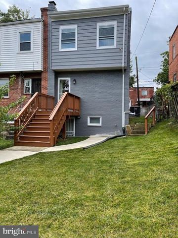 121 DARRINGTON ST SW, Washington, DC 20032