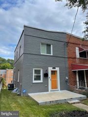 121 DARRINGTON ST SW, Washington, DC 20032
