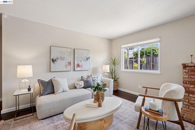328 Sand Beach Rd, Alameda, CA 94501