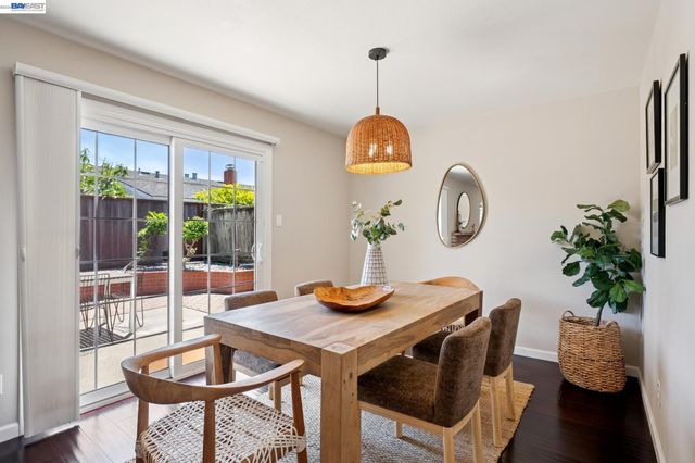 328 Sand Beach Rd, Alameda, CA 94501