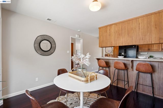 328 Sand Beach Rd, Alameda, CA 94501