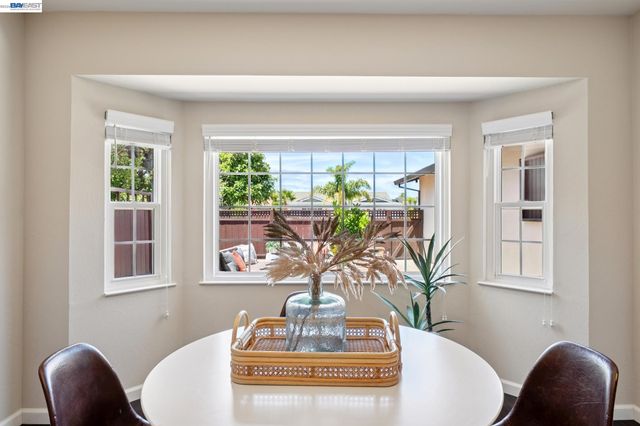 328 Sand Beach Rd, Alameda, CA 94501