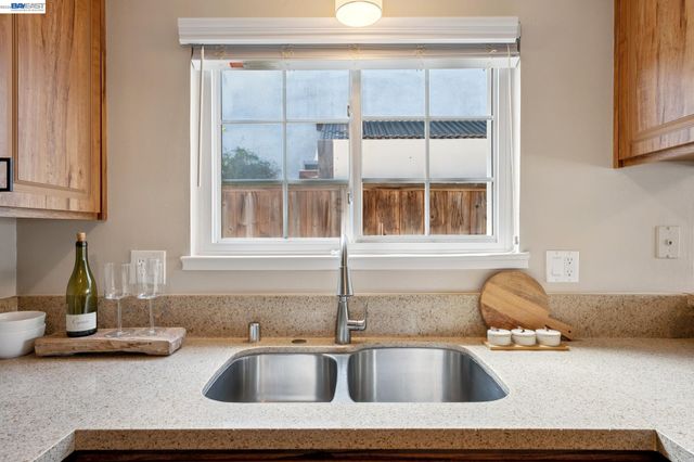 328 Sand Beach Rd, Alameda, CA 94501