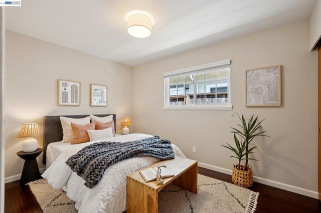 328 Sand Beach Rd, Alameda, CA 94501
