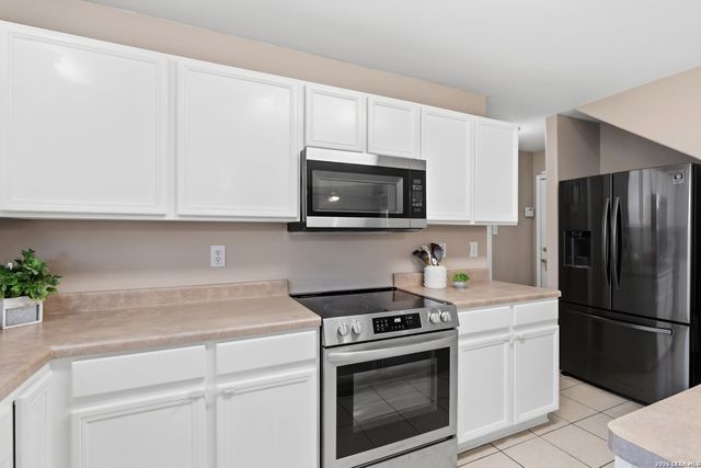 3409 Whisper Haven, Schertz, TX 78108