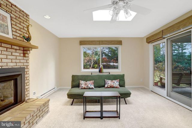 8816 VICTORIA RD, Springfield, VA 22151