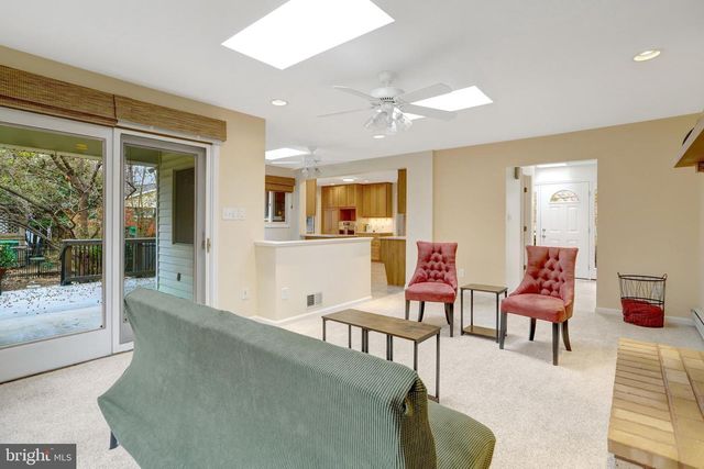 8816 VICTORIA RD, Springfield, VA 22151