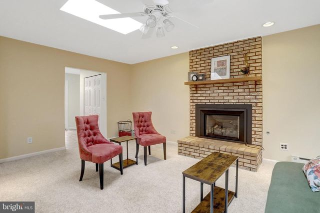 8816 VICTORIA RD, Springfield, VA 22151