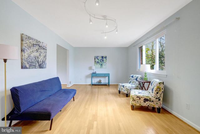 8816 VICTORIA RD, Springfield, VA 22151