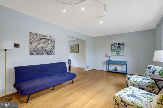 8816 VICTORIA RD, Springfield, VA 22151