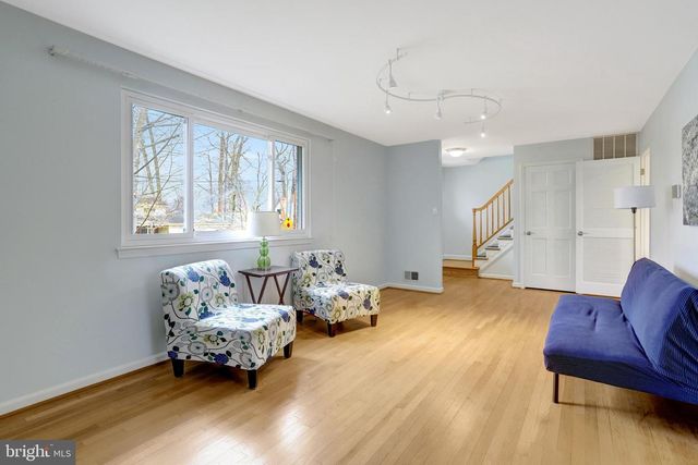 8816 VICTORIA RD, Springfield, VA 22151