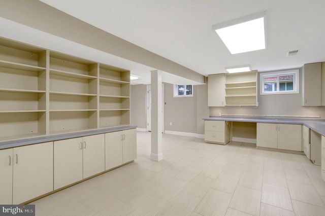 8816 VICTORIA RD, Springfield, VA 22151