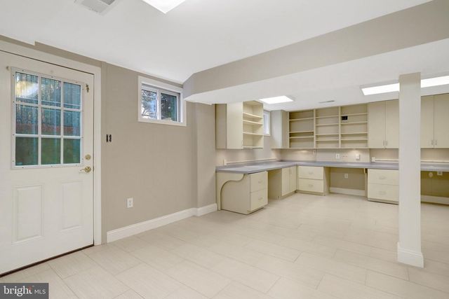 8816 VICTORIA RD, Springfield, VA 22151