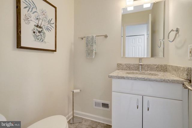 8816 VICTORIA RD, Springfield, VA 22151