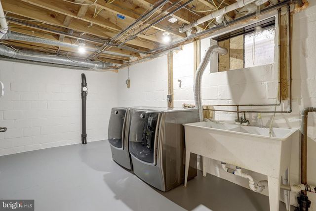 8816 VICTORIA RD, Springfield, VA 22151