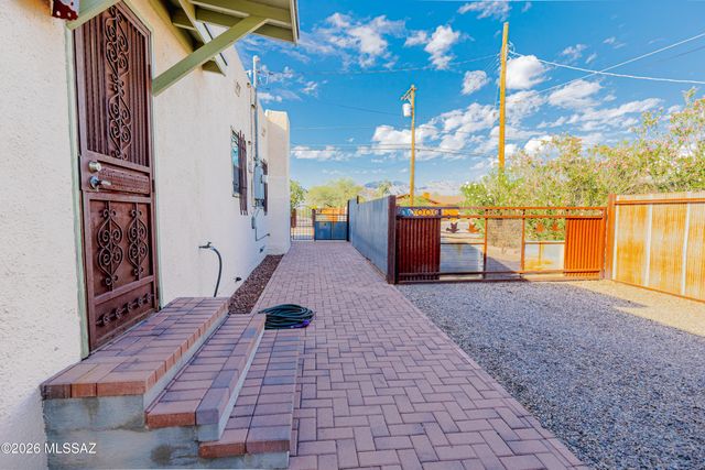3732 E Pima Street, Tucson, AZ 85716