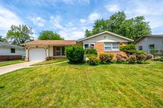 214 Greenbriar Street, Elk Grove Village, IL 60007