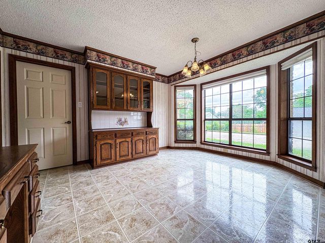 802 Circle Drive, Winnsboro, TX 75494