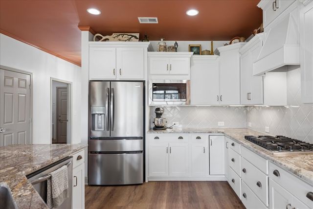 1063 Callaway Dr, Lebanon, TN 37087