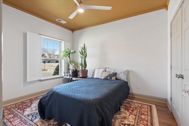 1063 Callaway Dr, Lebanon, TN 37087