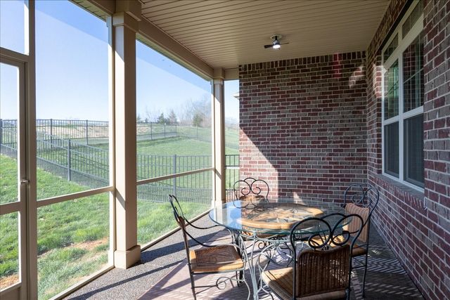 1063 Callaway Dr, Lebanon, TN 37087