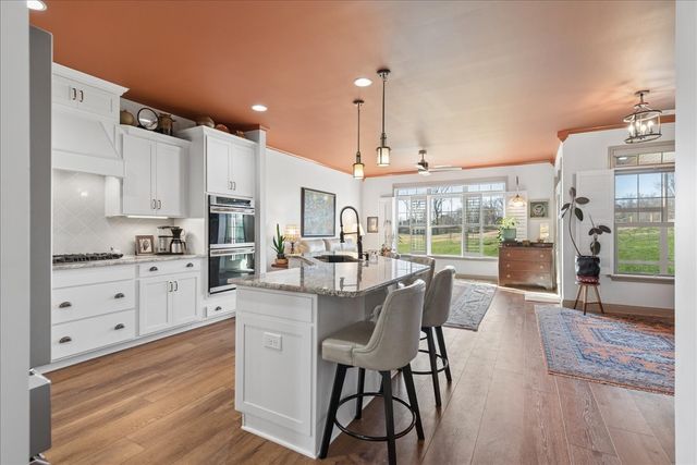 1063 Callaway Dr, Lebanon, TN 37087