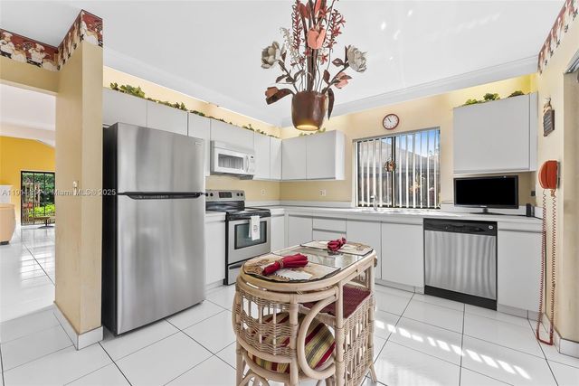 7665 Sierra Dr W, Boca Raton, FL 33433