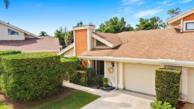 7665 Sierra Dr W, Boca Raton, FL 33433