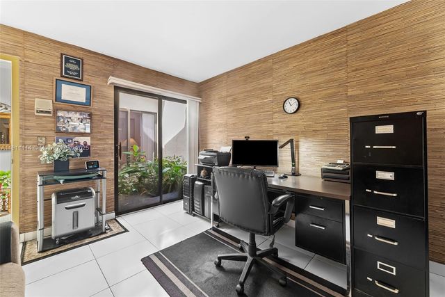 7665 Sierra Dr W, Boca Raton, FL 33433