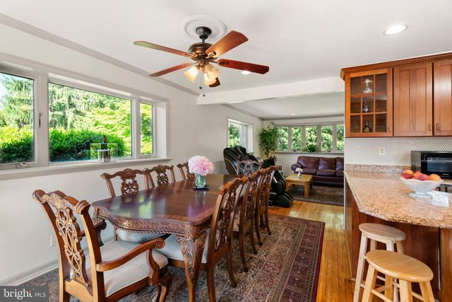 1434 SUGARTOWN RD, Berwyn, PA 19312