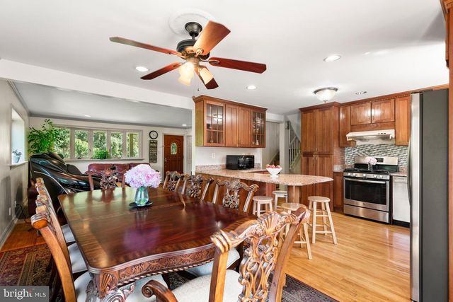 1434 SUGARTOWN RD, Berwyn, PA 19312