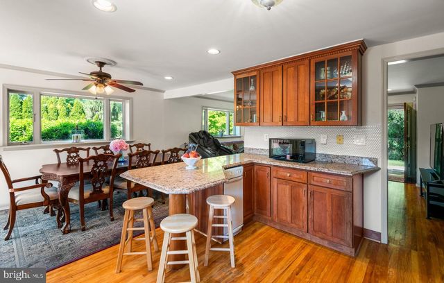 1434 SUGARTOWN RD, Berwyn, PA 19312