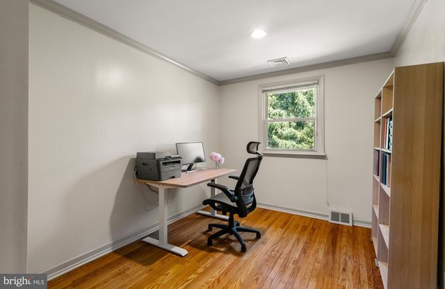 1434 SUGARTOWN RD, Berwyn, PA 19312