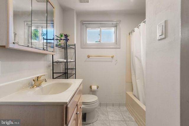 1434 SUGARTOWN RD, Berwyn, PA 19312