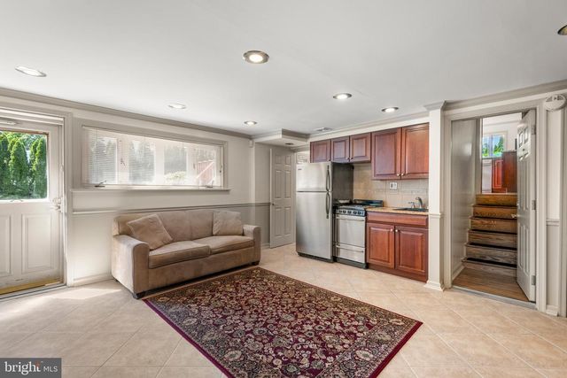 1434 SUGARTOWN RD, Berwyn, PA 19312